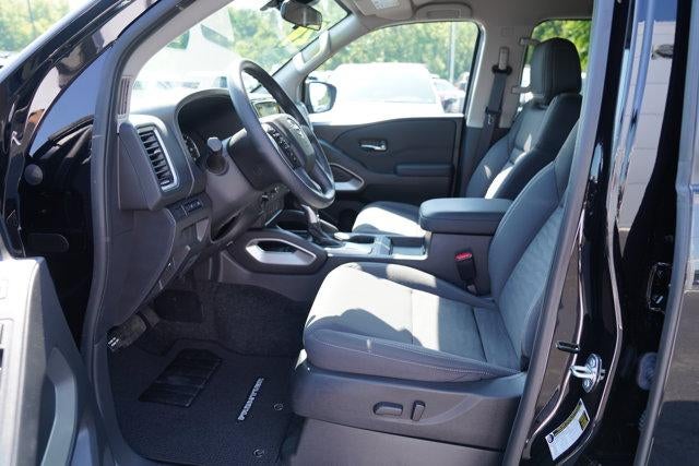 2024 Nissan Frontier Crew Cab 4x4 SV
