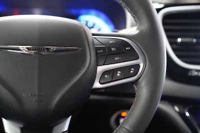 2025 Chrysler Pacifica Select FWD