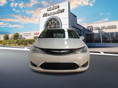 2017 Chrysler Pacifica Touring-L FWD