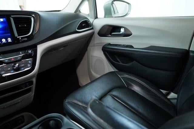 2017 Chrysler Pacifica Touring-L FWD