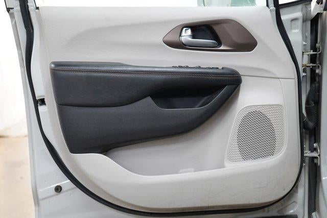 2017 Chrysler Pacifica Touring-L FWD