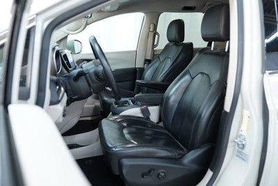 2017 Chrysler Pacifica Touring-L FWD