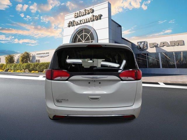 2017 Chrysler Pacifica Touring-L FWD