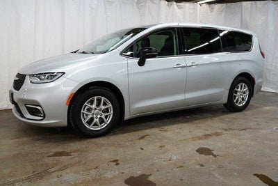 2024 Chrysler Pacifica Touring L FWD
