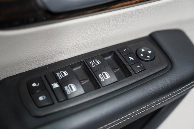 2024 Chrysler Pacifica Limited FWD