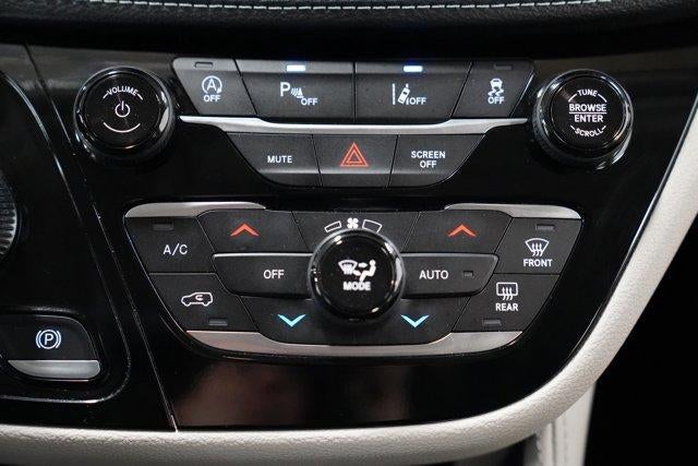 2024 Chrysler Pacifica Limited FWD