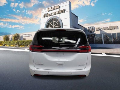 2024 Chrysler Pacifica Limited FWD