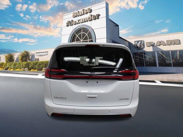 2024 Chrysler Pacifica Limited FWD