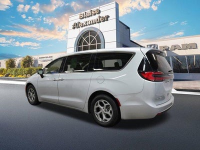 2024 Chrysler Pacifica Limited FWD