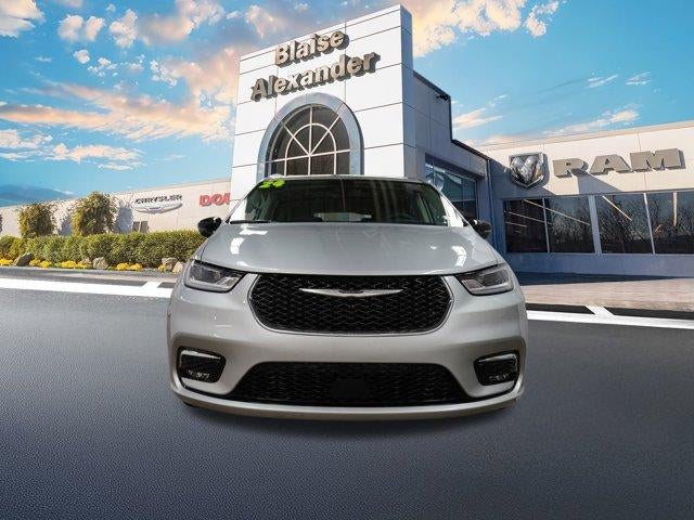 2024 Chrysler Pacifica Limited FWD