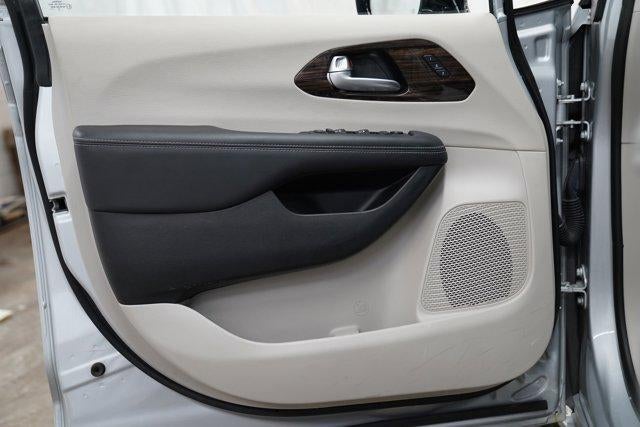 2024 Chrysler Pacifica Limited FWD