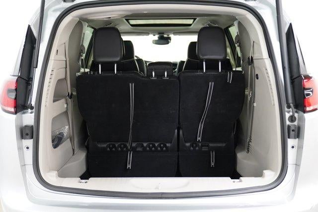 2024 Chrysler Pacifica Limited FWD