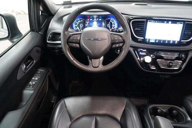 2023 Chrysler Pacifica Hybrid Touring L FWD