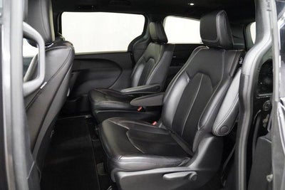 2023 Chrysler Pacifica Hybrid Touring L FWD