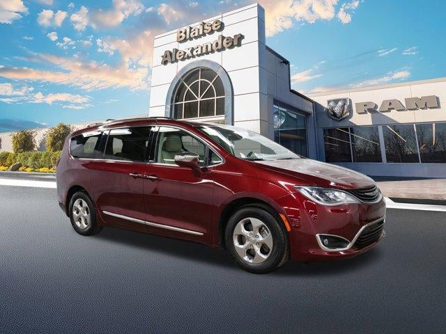 2018 Chrysler Pacifica Hybrid Limited FWD