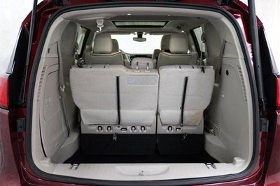 2018 Chrysler Pacifica Hybrid Limited FWD