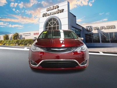 2018 Chrysler Pacifica Hybrid Limited FWD