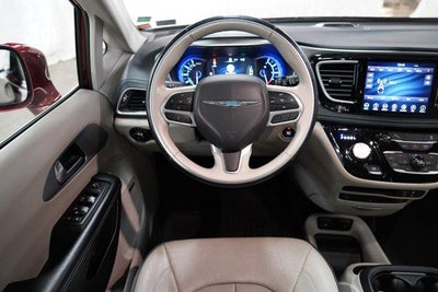 2018 Chrysler Pacifica Hybrid Limited FWD