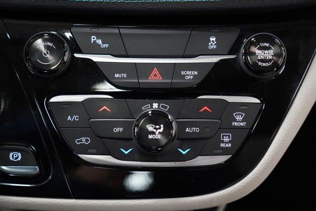 2018 Chrysler Pacifica Hybrid Limited FWD