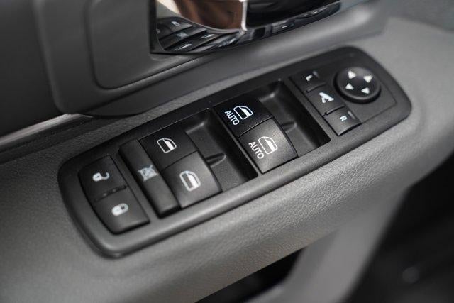 2018 RAM 2500 SLT 4x4 Crew Cab 8' Box