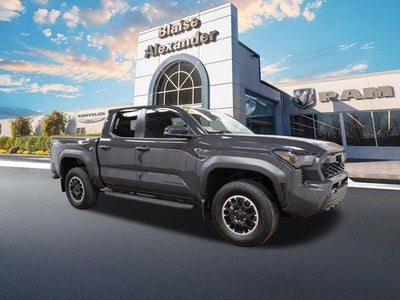 2025 Toyota Tacoma 4WD 4WD TRD Off Road Double Cab 5' Bed AT (Natl)