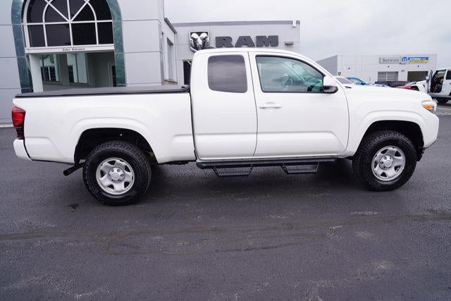 2022 Toyota Tacoma 4WD 4WD SR Access Cab 6' Bed I4 AT (SE)