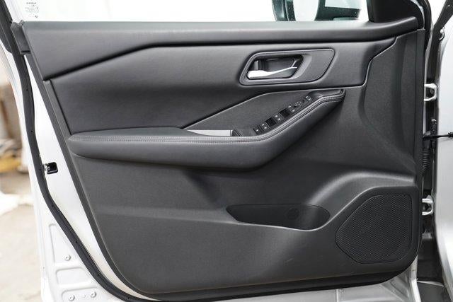 2025 Nissan Rogue AWD SV