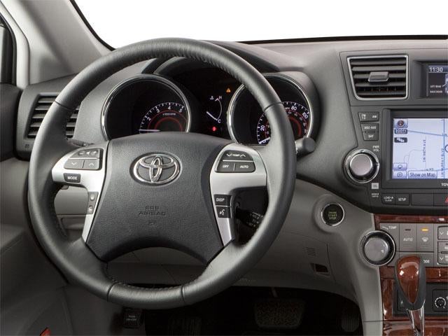 2013 Toyota Highlander 4WD 4dr V6 Plus (Natl)