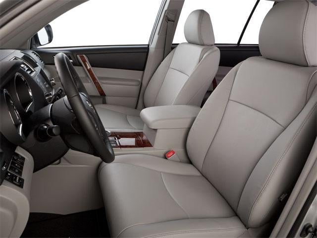 2013 Toyota Highlander 4WD 4dr V6 Plus (Natl)