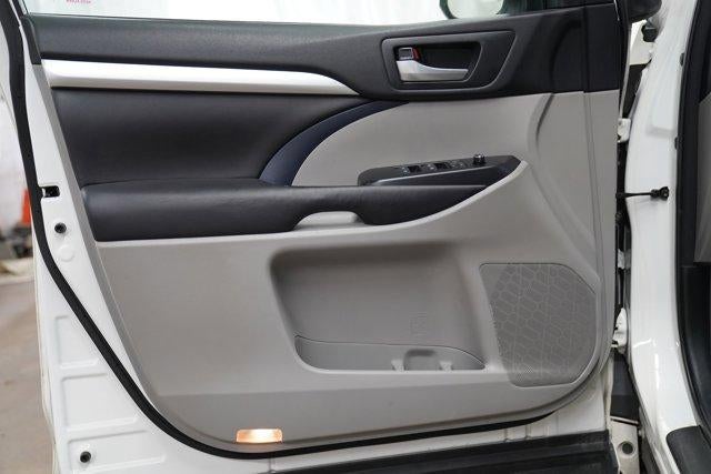 2016 Toyota Highlander AWD 4dr V6 XLE (Natl)