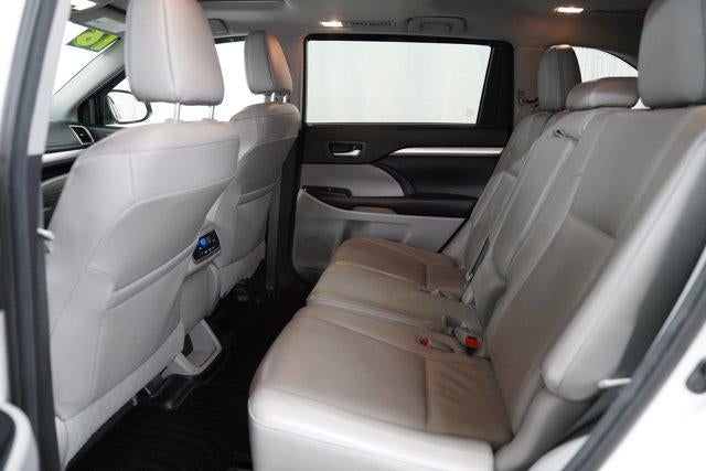 2016 Toyota Highlander AWD 4dr V6 XLE (Natl)
