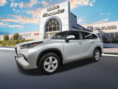 2024 Toyota Highlander LE AWD (SE)