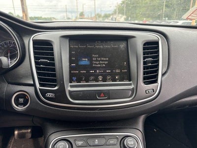 2015 Chrysler 200 4dr Sdn Limited FWD