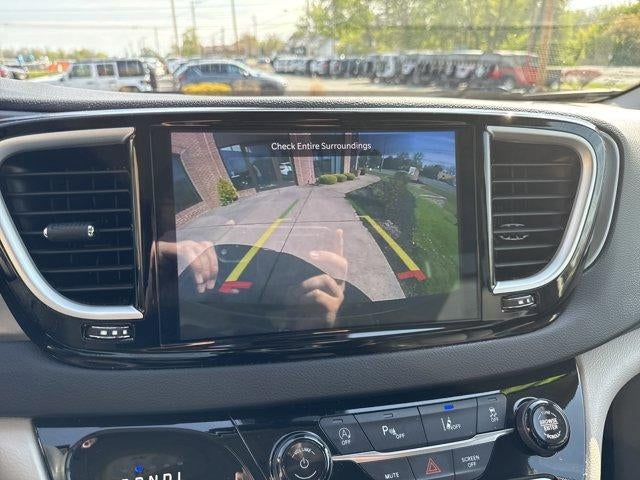 2024 Chrysler Pacifica Touring L FWD