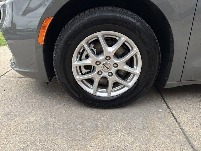 2023 Chrysler Pacifica Touring L FWD