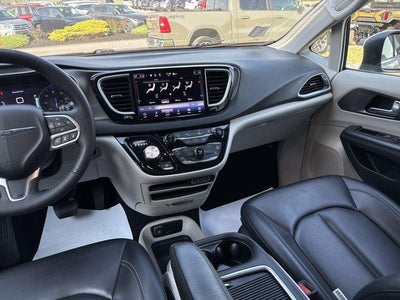 2023 Chrysler Pacifica Touring L FWD