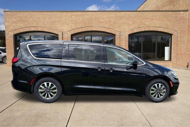 2023 Chrysler Pacifica Hybrid Touring L FWD