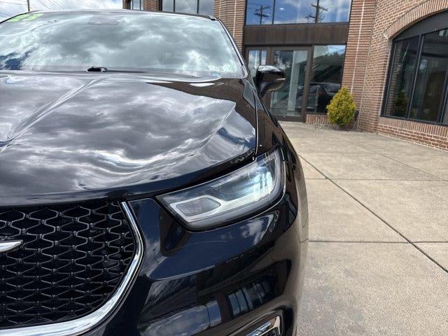 2023 Chrysler Pacifica Hybrid Touring L FWD