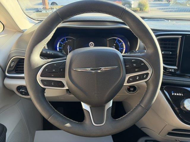2024 Chrysler Pacifica Hybrid Select FWD