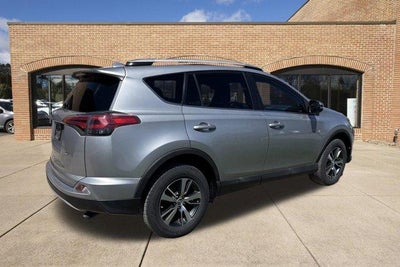 2016 Toyota RAV4 FWD 4dr XLE (GS)