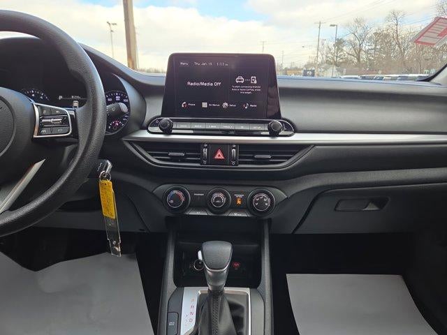 2024 Kia Forte LXS IVT