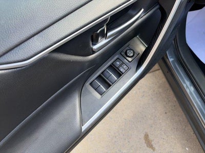 2025 Toyota RAV4 Hybrid XLE AWD (Natl)