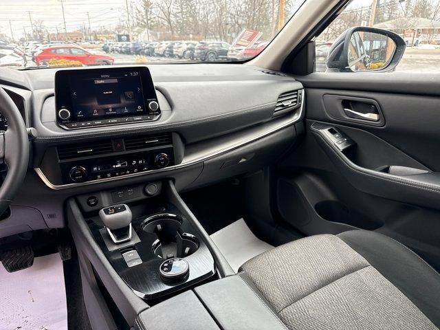 2025 Nissan Rogue AWD SV