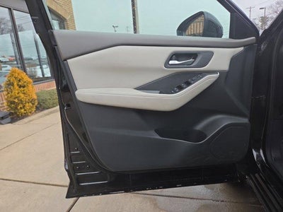 2025 Nissan Rogue AWD SV