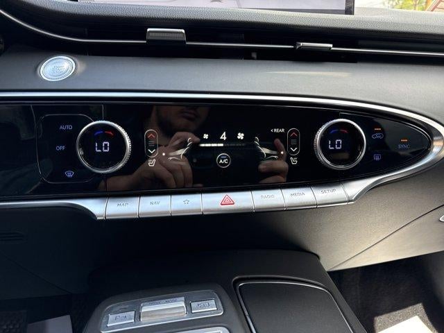 2025 Genesis GV70 2.5T AWD