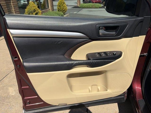 2015 Toyota Highlander AWD 4dr V6 XLE (Natl)