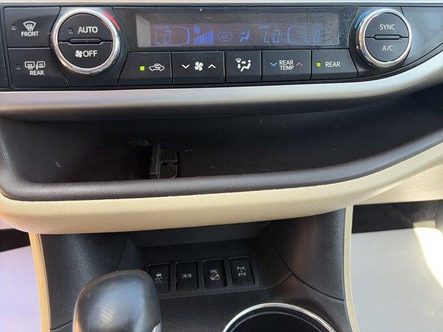 2015 Toyota Highlander AWD 4dr V6 XLE (Natl)