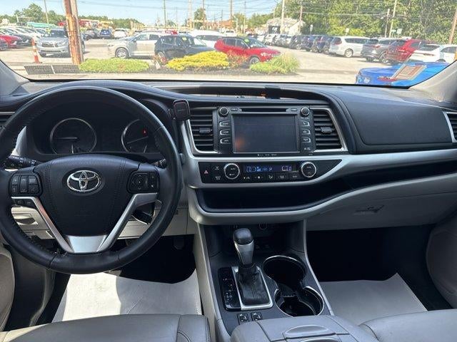 2016 Toyota Highlander AWD 4dr V6 XLE (Natl)