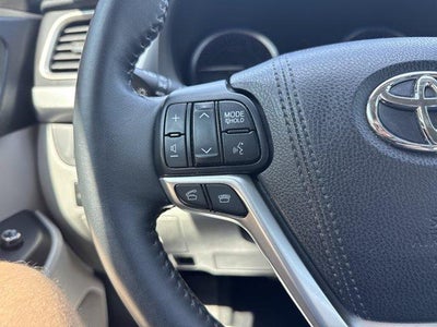 2016 Toyota Highlander AWD 4dr V6 XLE (Natl)