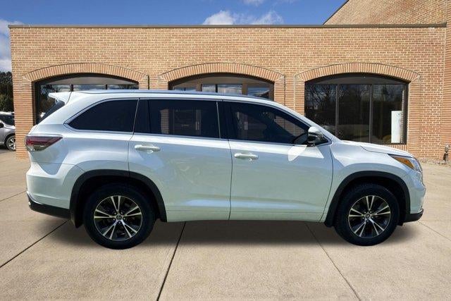 2016 Toyota Highlander AWD 4dr V6 XLE (Natl)
